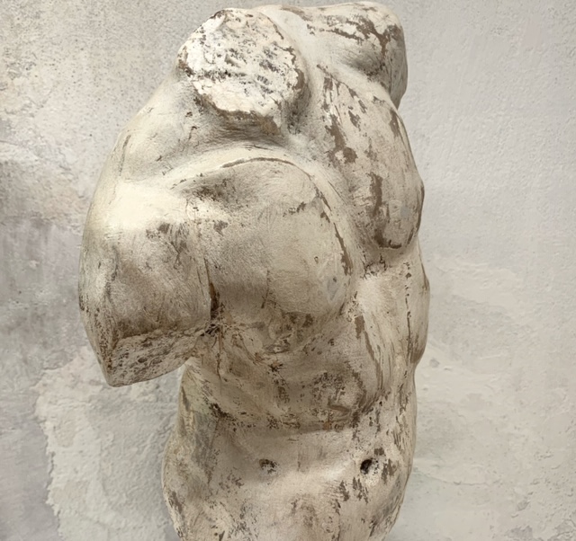 scultura in legno decappato fatta a mano a Firenze