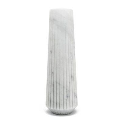 Vaso alto in marmo bianco by Jacopo Simonetti