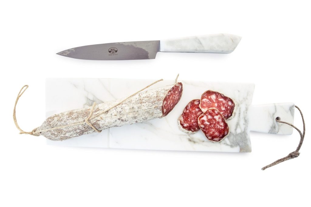 tagliere-marmo-carrara-lungo-salami