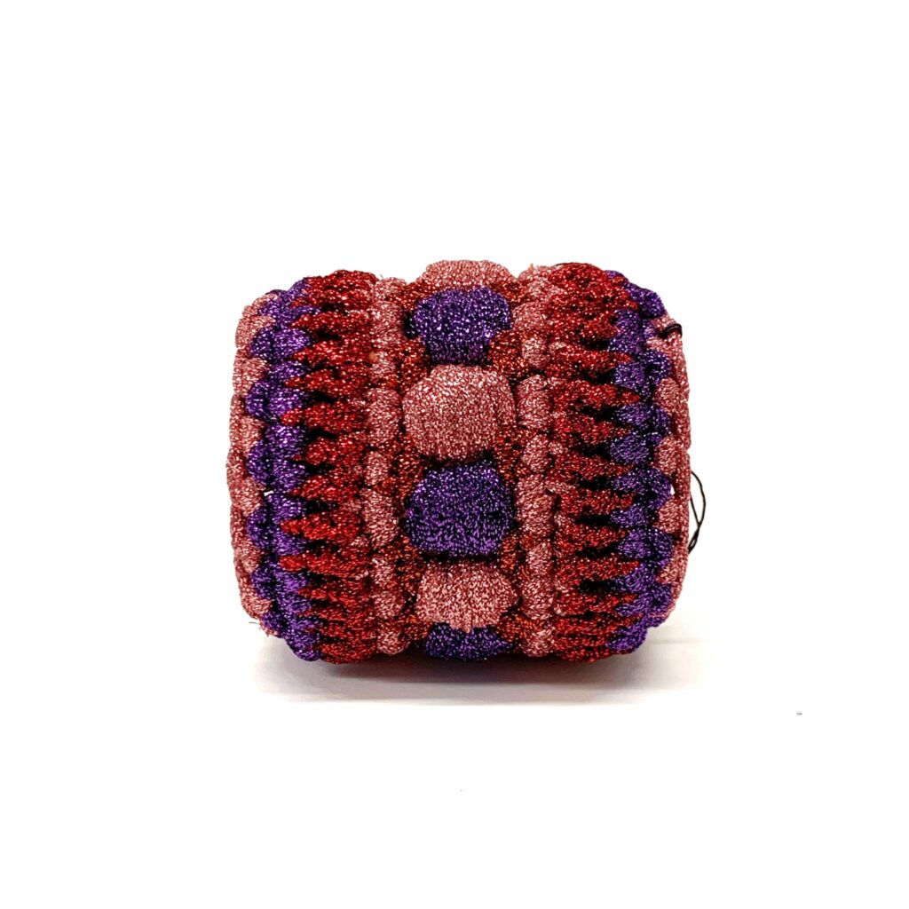 gioiello-design-bracciale-di-design-crochet-multicolor-rosa-lato